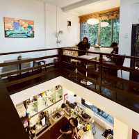 Couch club Cafe
