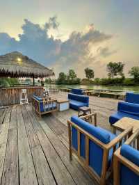 Unique Spot: Floating Bar in Batam