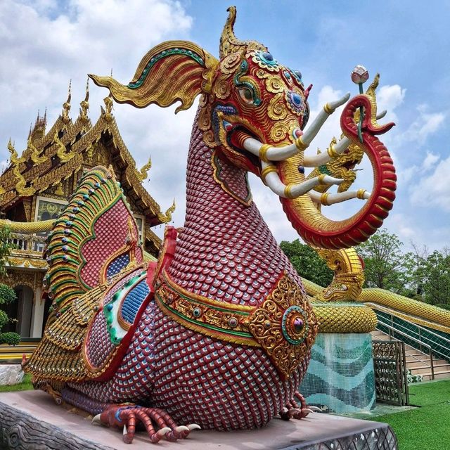 ไหว้ขอพรสมเด็จพระพุทธมหาจักรพรรดิศรีรัตนมงคล