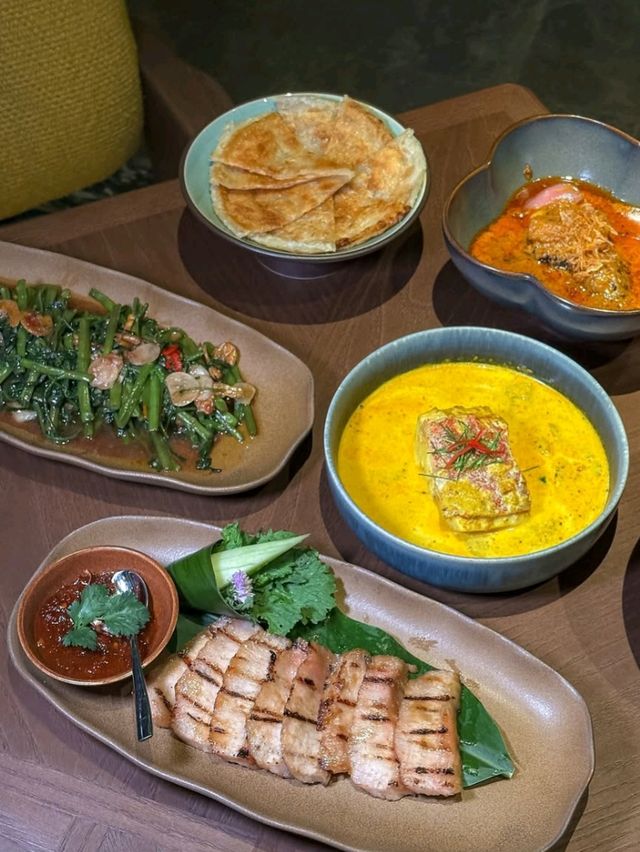 🛎️ The Rebirth of Royal Luxury: Dusit Thani Bangkok is Back! 🌟🇹🇭