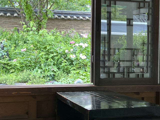 둿마당이 멋스런 한옥카페