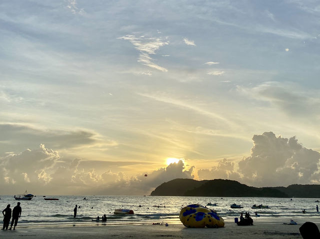 I Flew, I Screamed, I Sunset – Cenang Beach Got Me GOOD! 