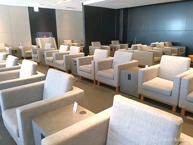 【空港ラウンジ】プライオリティ・パスで快適滞在！「I.A.S.S Superior Lounge -KoCoo-」
