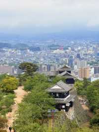 松山｜3個家族4種家徽 多次火災重建的機關巧妙的松山城 