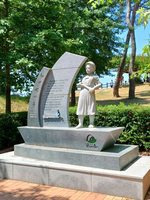 꽃길을 따라 걷는 봄 데이트