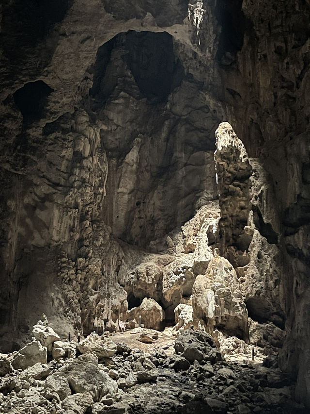 Wat Tam Erawan Cave Temple➡️Explore Isan