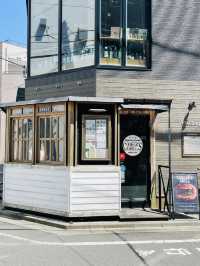 【神奈川県/辻堂　陽射しが入る明るい店内✨ハンバーガーが美味しいお店】