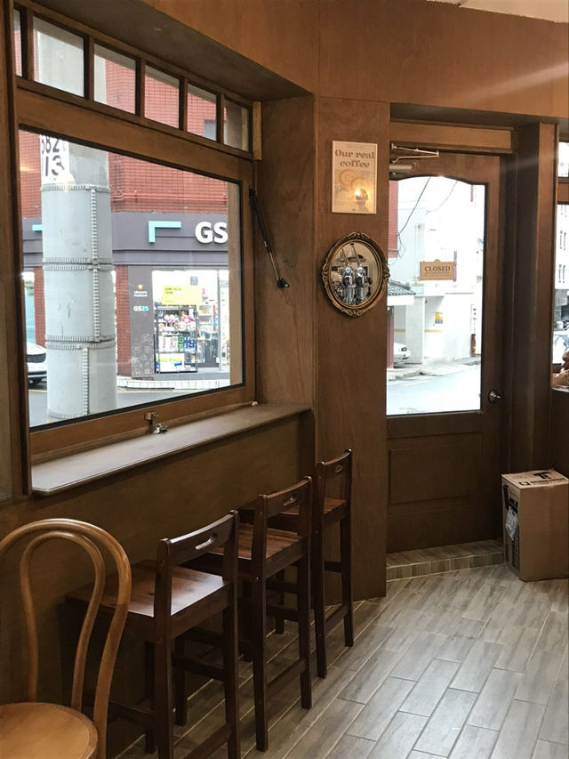 부산 광안리에 위치한 빈티지 카페 ☕️