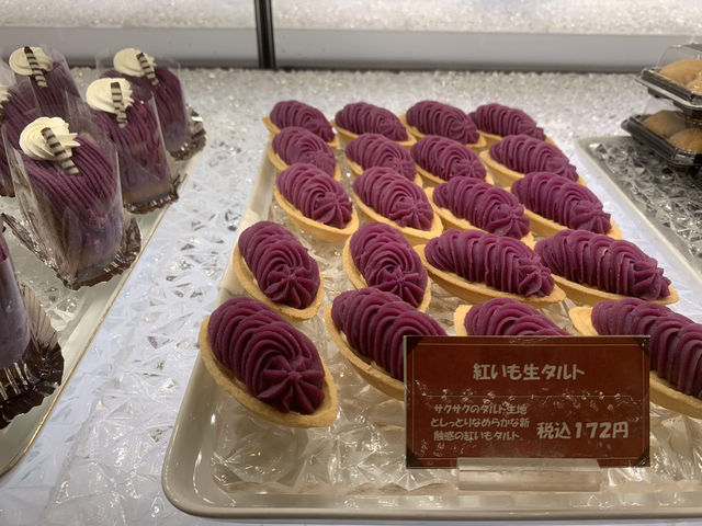 🛍️ Snack, Sip & Shop at Okashigoten Kokusai Street Matsuo!