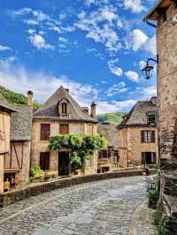 🇫🇷 法國中世紀小鎮 Conques 攻略｜夢幻山谷中的時光秘境