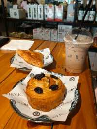 Budget Bliss at Coffeeholic Desaru: Cozy, Tasty & Chill!