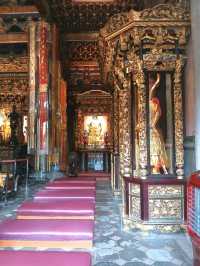 ขอพรเทพเจ้าที่ วัดหลงซาน