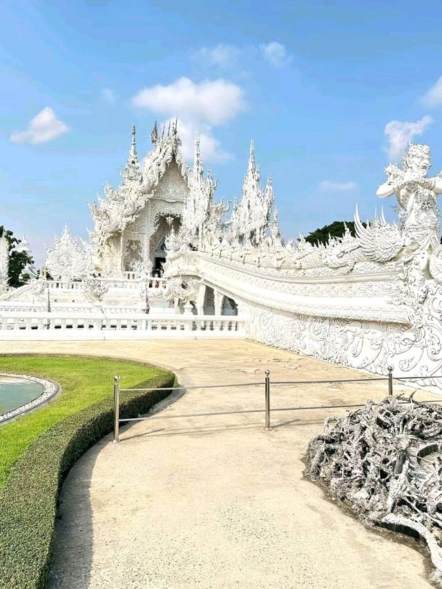 A Stunning Stop at the White Temple, Chiang Rai