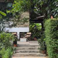 คาเฟ่สไตล์โฮมมี่ พร้อมบรรยากาศกลางสวน จ.นครปฐม