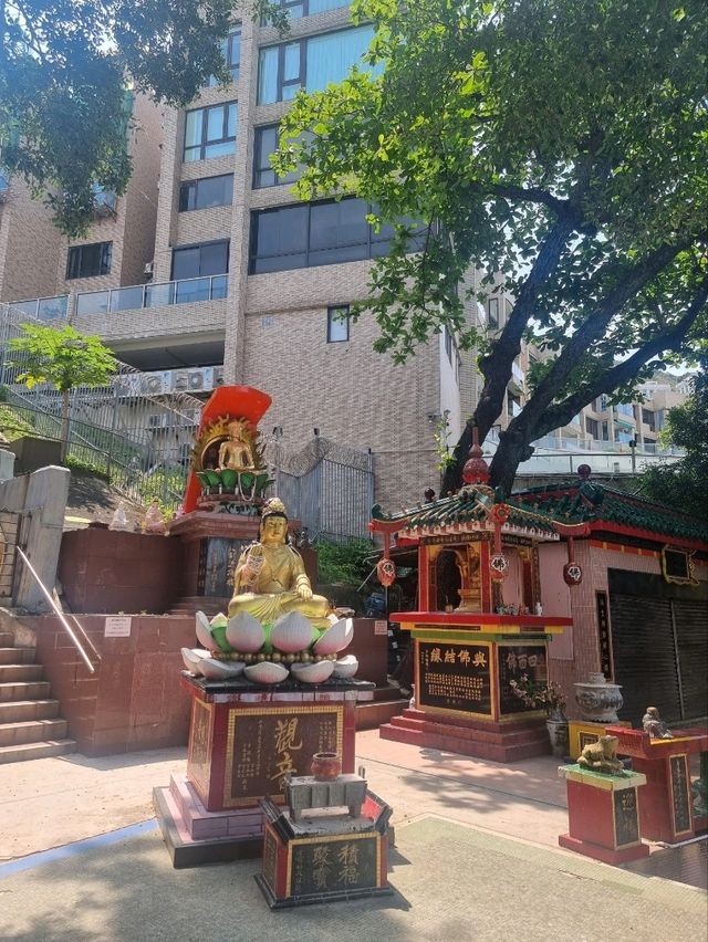 Tin Hau and Kwun Yum Statues.