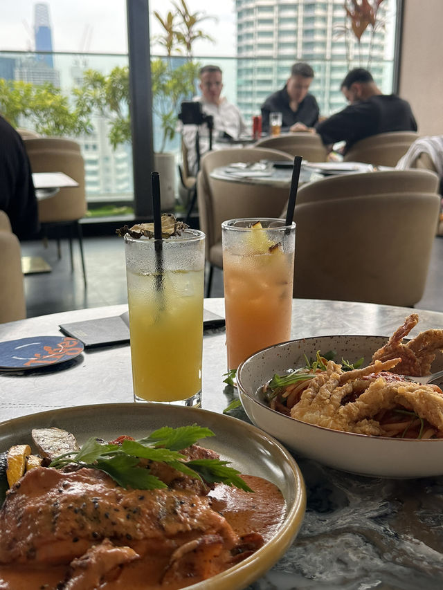 打卡高空雙子塔餐廳