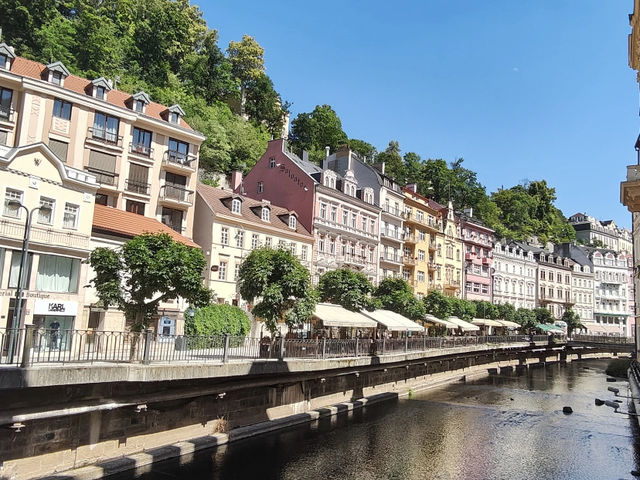 Karlovy Vary: A Unique (and Salty!) Drinking Spa Experience in Czechia! 🇨🇿♨️