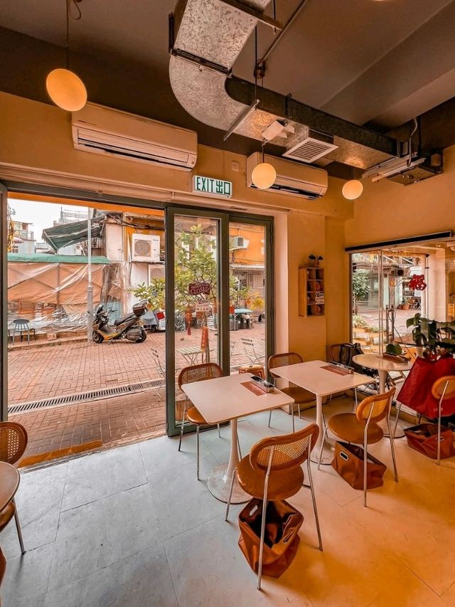 Cafe Pawsitive Hong Kong