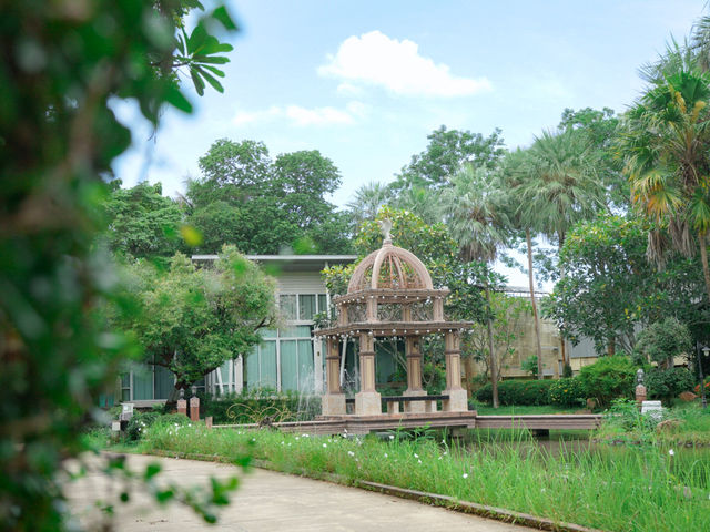 รีสอร์ท ริมน้ำ ที่แก่งกระจาน หน้าฝน