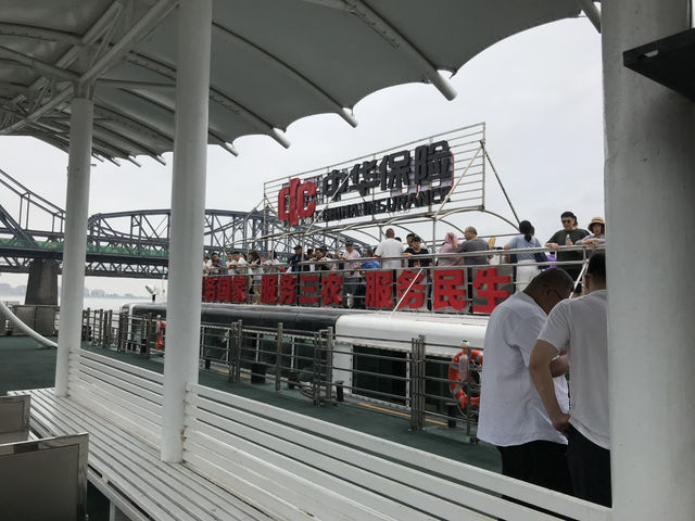 202507丹東：一趟直視北韓的邊境凝視📍鴨綠江 1 號碼頭遊船