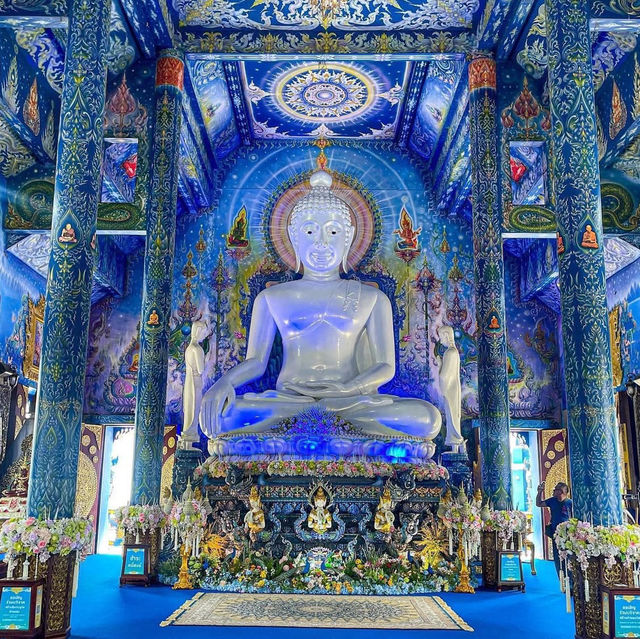 🐉💙 *Wat Rong Suea Ten: The Electric Blue Temple of Chiang Rai* 🏯✨
