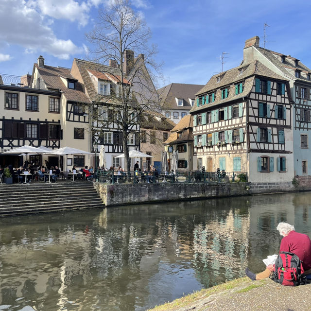 Strasbourg  เมืองสายน้ำสุดคลาสสิคแห่งฝรั่งเศส