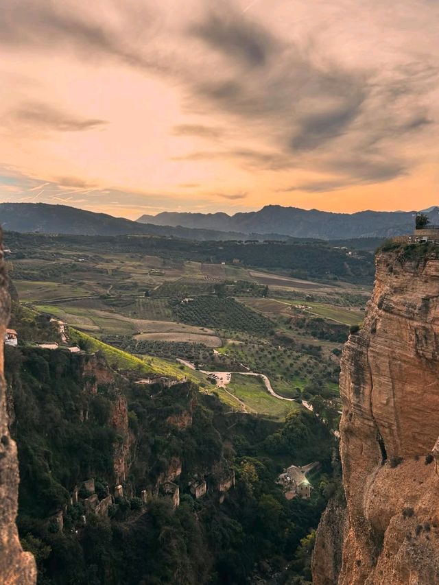 That Giant Crack in the Earth aka Tajo de Ronda