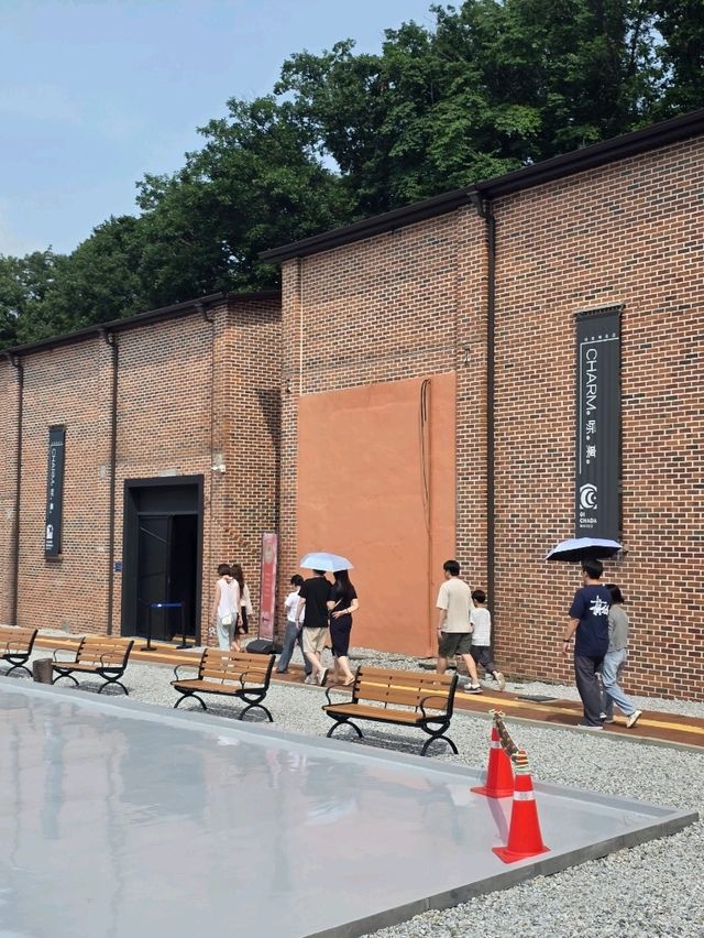 아이와 반려견까지 함께하는 자연 속 복합공간