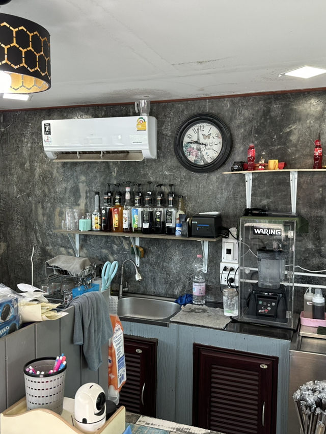 พลอยคอฟฟี่เลิฟ พลอยคอฟฟี่เลิฟ