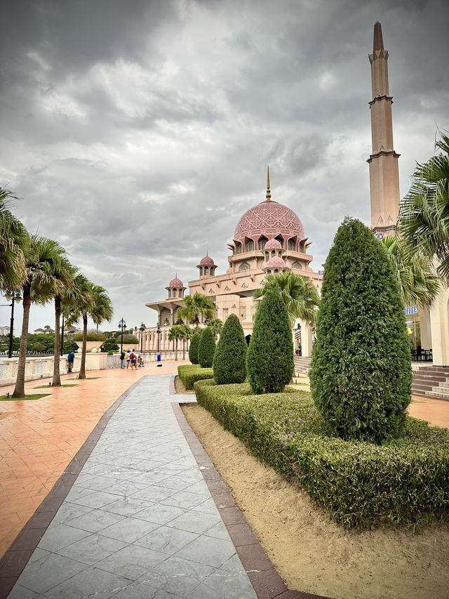 Calm Heart & Peace of Mind 🕌🌳⛲️