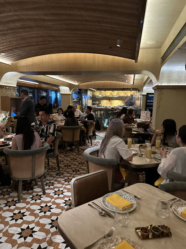 台灣魔術師為食妹大駕光臨中環高貴優雅印度菜餐廳
