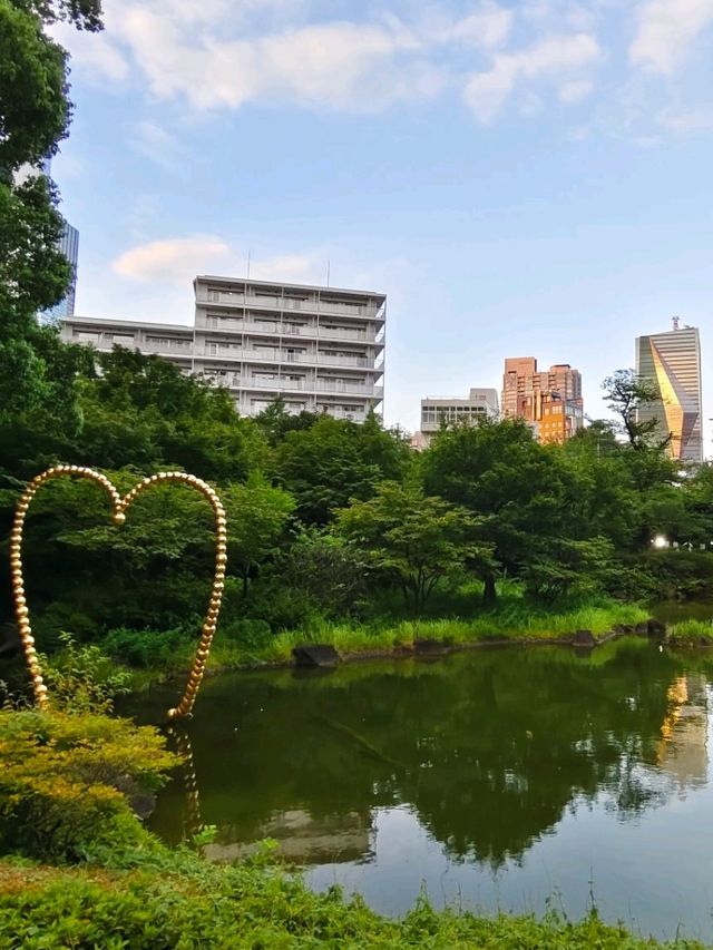 六本木之丘裝置藝術Maman令人讚嘆;毛利庭園美到哭🥹🩷 六本木之丘裝置藝術Maman令人讚嘆;毛利庭園美到哭🥹🩷