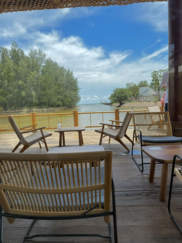 Lawon Canal Café คาเฟ่บรรยากาศริมน้ำ