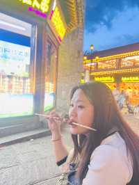 Dali's Magic: From Illuminated Nights to Tranquil Mornings at Erhai Lake( Spring Edition)