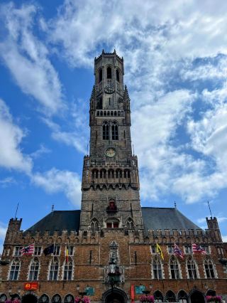 🇧🇪 Бельгия: Рыночная площадь Брюгге 💐