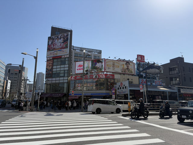 🌆 東京市區一日遊：銀座購物與築地海鮮的經典味蕾之旅！🛍️🍣
