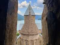🏰✨ Ananuri Castle: A Fairytale by the Aragvi River ✨🏰