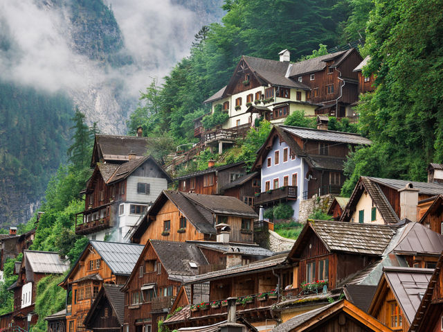 Hallstatt หมู่บ้านริมทะเลสาบที่ถูกถ่ายรูปมากที่สุด