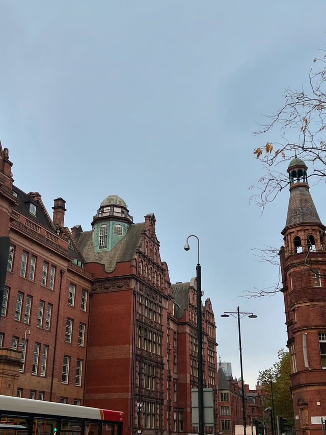 A Perfect Day Trip to Manchester: Vibrant Culture and History in One Day