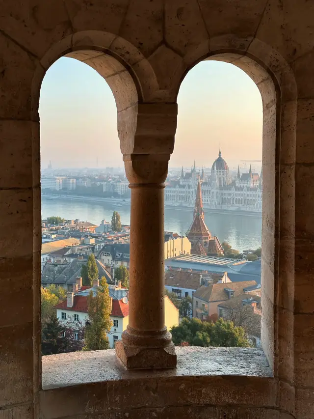 Impeccable sunrise 🌅 in Budapest, yet free