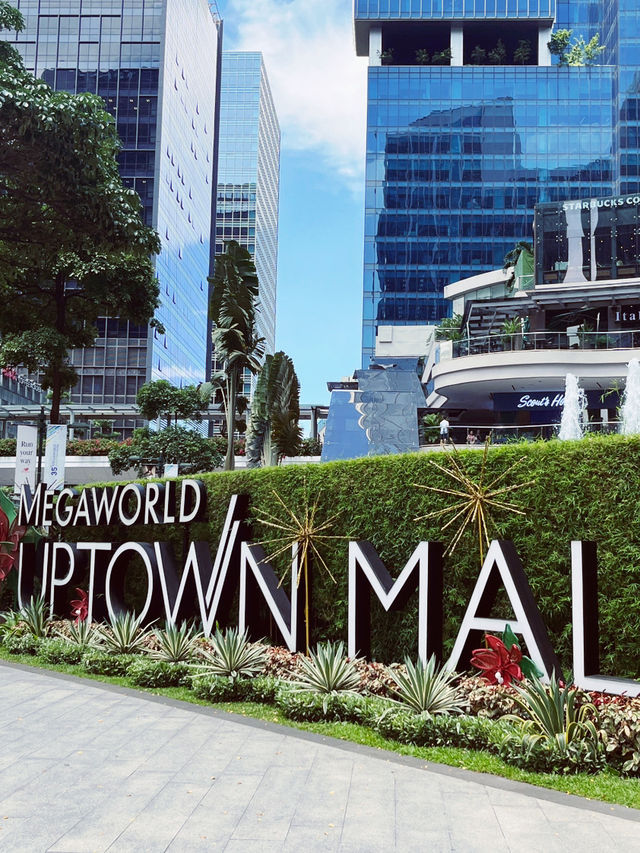 🏙️ Uptown Mall Manila: Where Futuristic Architecture Meets Tropical Urban Chic! 🌴