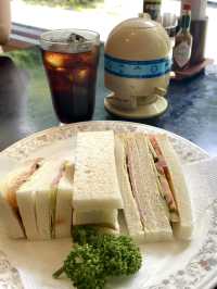 🚘 A Retro Hideaway by Lake Ashi: Restaurant Bright, Hakone