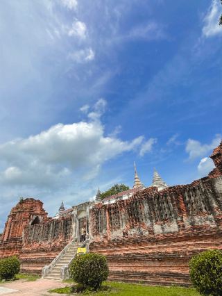 大象神像與那空魯昂城堡
