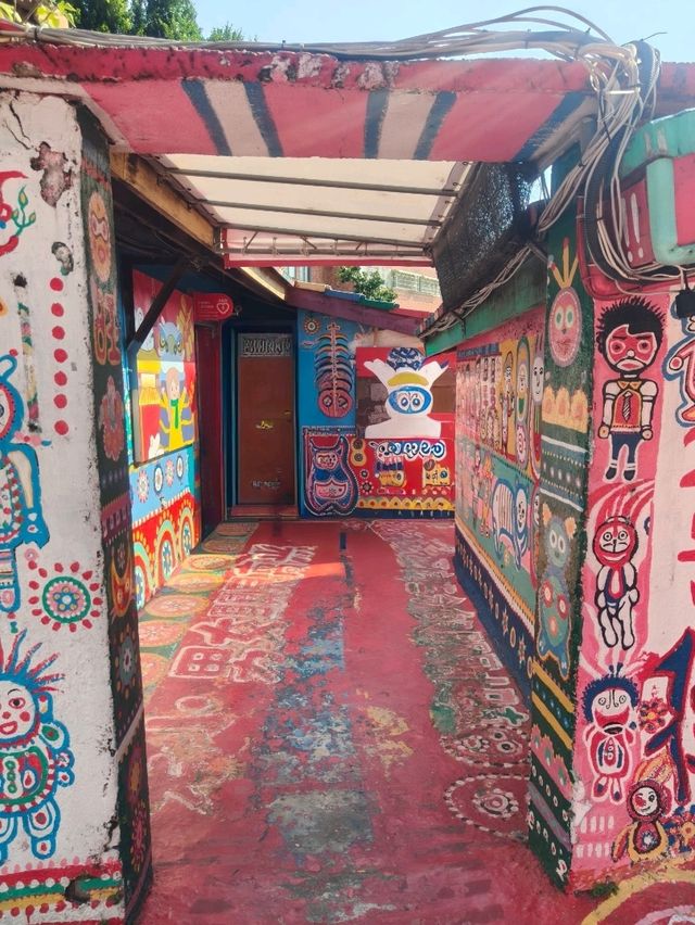 พาไปเที่ยวหมู่บ้านสายรุ้ง สถานที่แนะนำต้องมาเยือน พาไปเที่ยวหมู่บ้านสายรุ้ง สถานที่แนะนำต้องมาเยือน