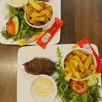 🇳🇱 Classic Dutch Cuisine with Canal Views