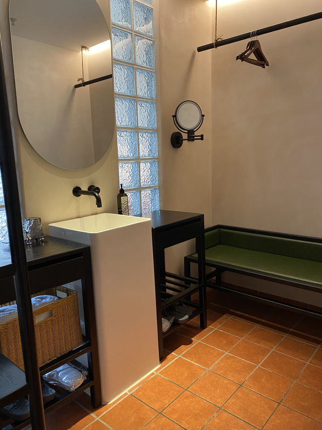 丹霞山江畔最棒的酒店- 悠然江畔設計師藝術酒店 丹霞山江畔最棒的酒店- 悠然江畔設計師藝術酒店