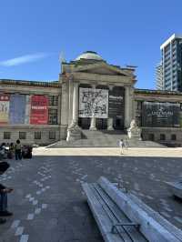 밴쿠버 다운타운에 있는Vancouver Art Gallery 