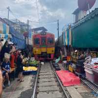 Meaklong Train Station 