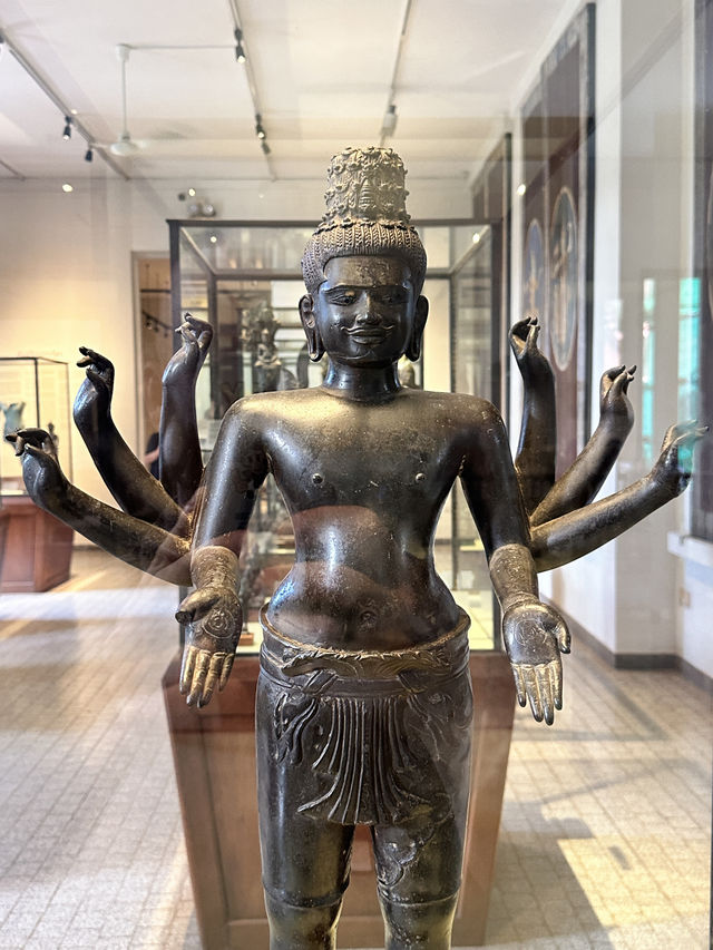As Good As Free! The Super Cheap National Museum of Cambodia 🇰🇭 