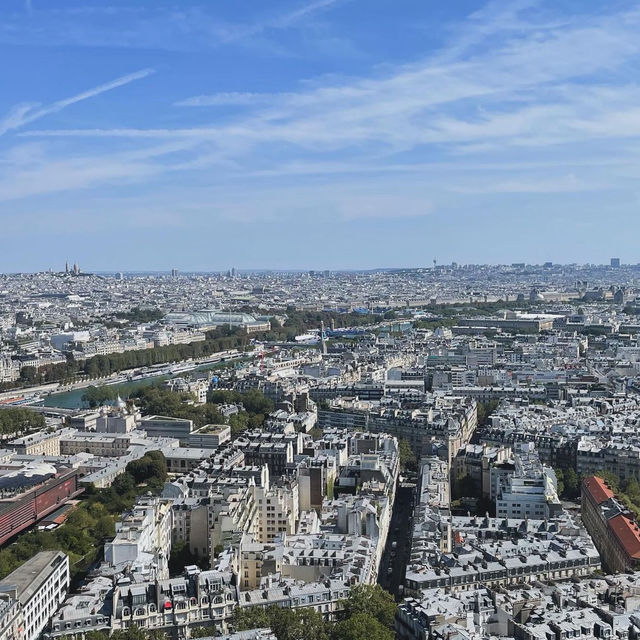 Paris is the love capital ❤️🇫🇷